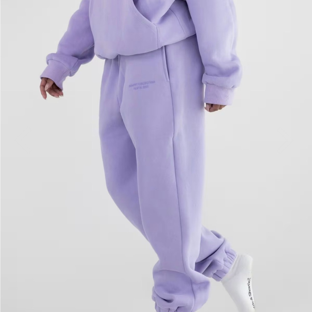 Woman’s Lavender Sweatpants comfrt